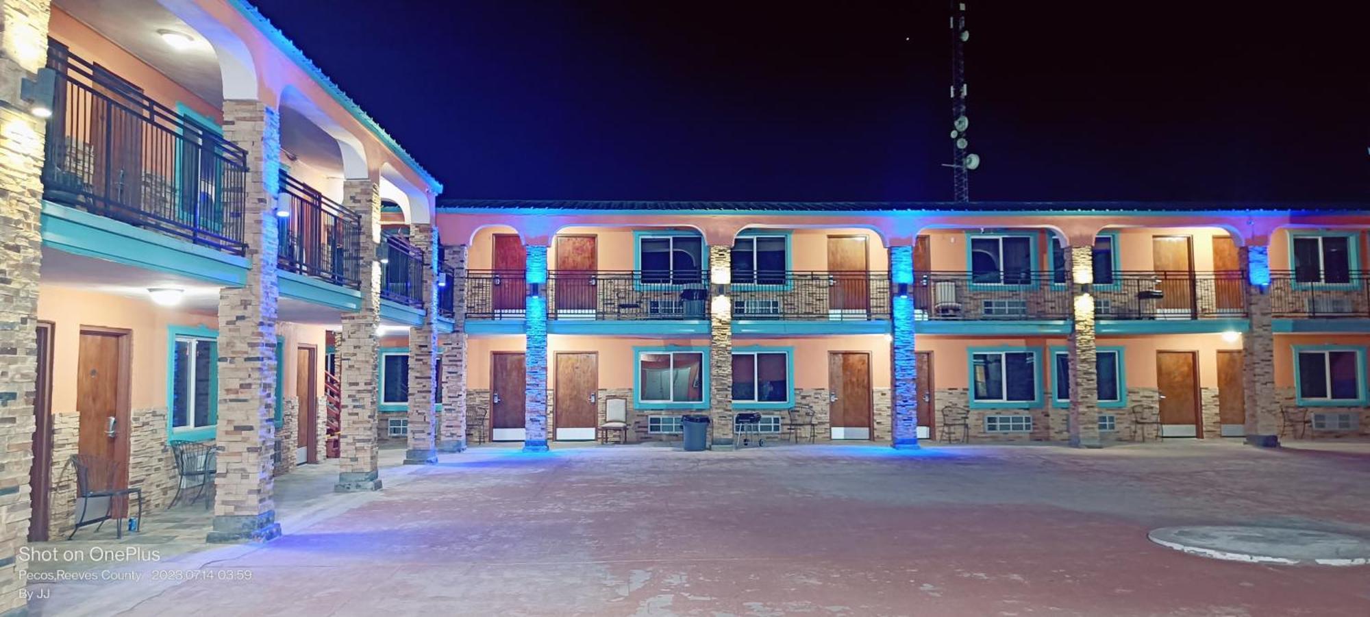 B&J Hotel And Apartments Pecos Dış mekan fotoğraf