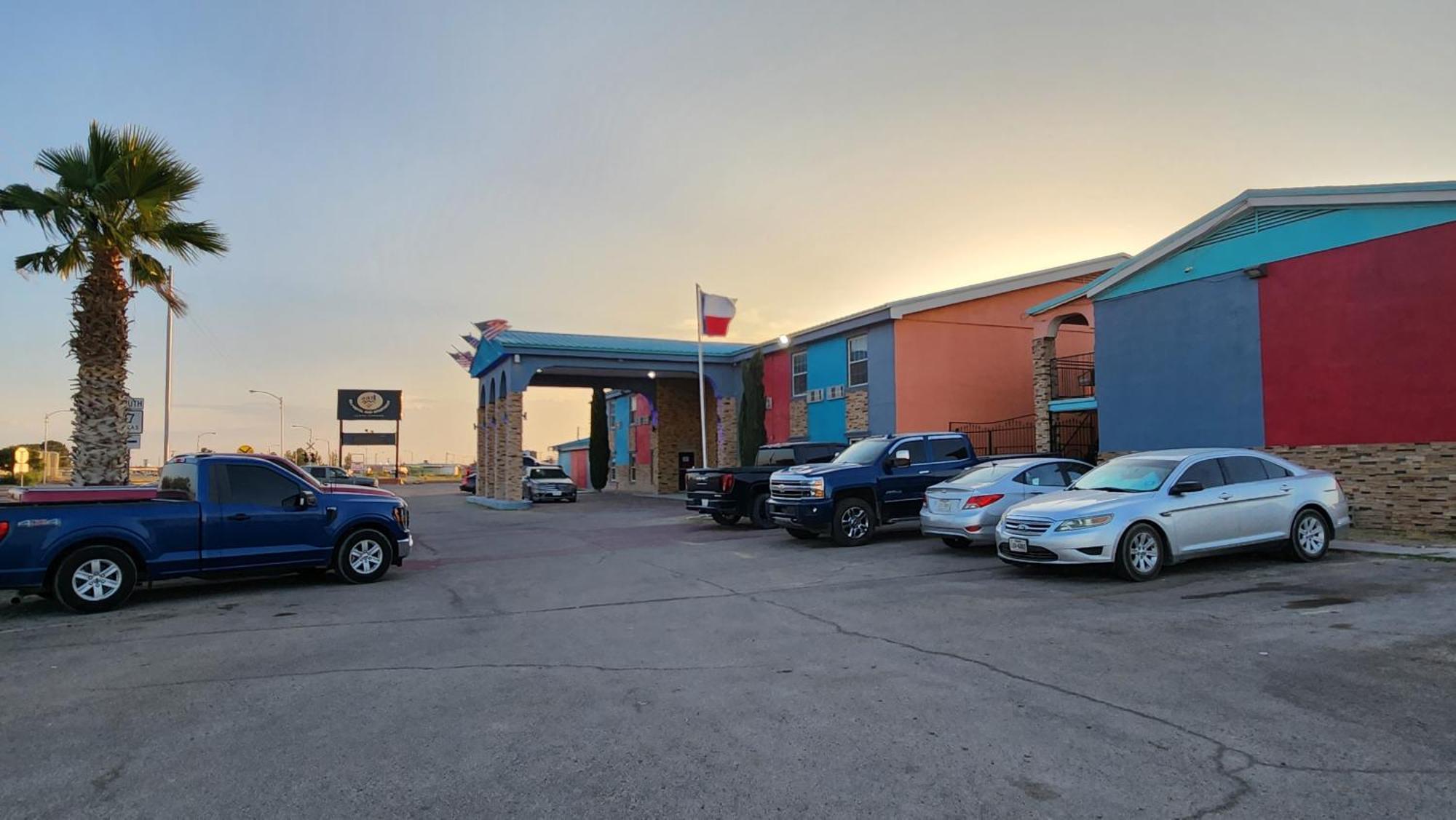 B&J Hotel And Apartments Pecos Dış mekan fotoğraf