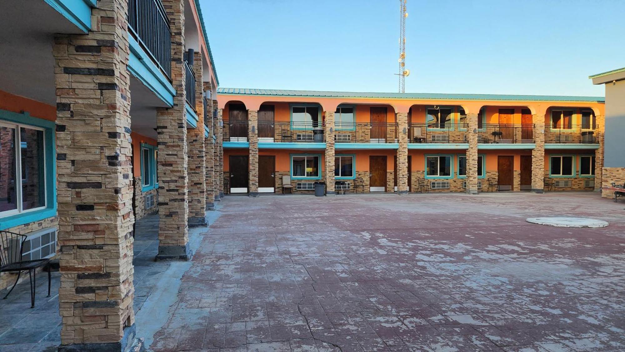 B&J Hotel And Apartments Pecos Dış mekan fotoğraf